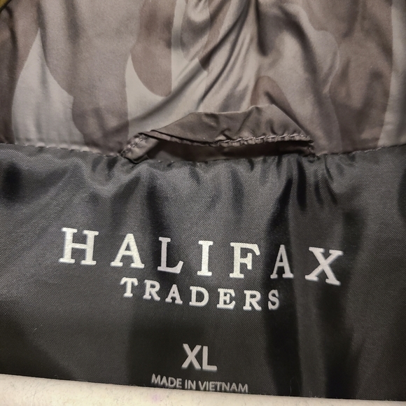 Halifax Traders Camo Vest Size XL - Picture 8 of 9